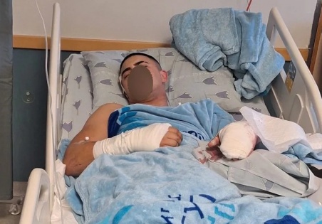 بينما يتحضر للتجنيد في الجيش الإسرائيلي.. شاب من عسفيا يتعرض للطعن والضرب في تل أبيب بسبب تحدثه بالعربية