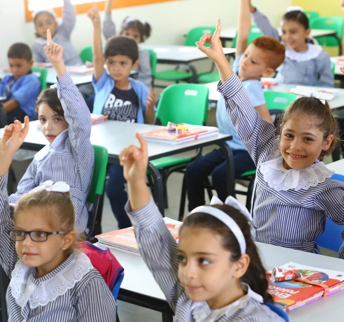التربية تبدأ زيادة الدوام الوجاهي إلى 5 أيام للصفوف الأساسية