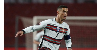 "عاقبوا بلدا بأكمله"... رونالدو يخرج عن صمته بعد حادثة هدف البرتغال وصربيا
