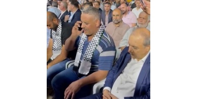 الرئيس يهاتف والد الشهيد شوكت عوض معزيا