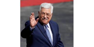 يدعوت احرنوت: ماذا طلب الرئيس الفلسطيني محمود عباس من غانتس؟