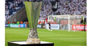 فرانكفورت الالماني يتوج بالدوري الأوروبي