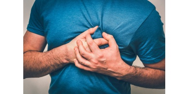 أعراض تنذر بالإصابة بالنوبة القلبية قبل شهر من حدوثها