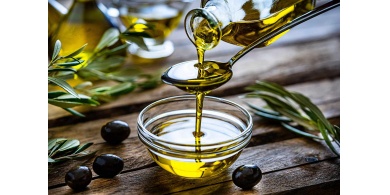 ما تأثير تناول نصف ملعقة من زيت الزيتون يومياً على صحتك؟