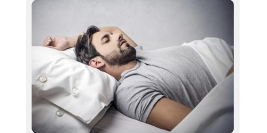 ثلاثة مشروبات يمكنها المساعدة على النوم وتعزيز جودته