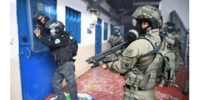 وحدات القمع تقتحم قسم "12" في سجن نفحة