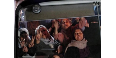 بالأسماء.. الاحتلال ينشر أسماء 50 أسيرة صادقت حكومة الاحتلال على الإفراج عنهن اليوم وغدا في إطار صفقة التبادل
