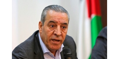 حسين الشيخ: "ضرب الأمن والاستقرار بالدول الشقيقة لمصلحة مَنْ؟"