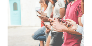 أستراليا تعتزم حظر مواقع التواصل الاجتماعي على المراهقين