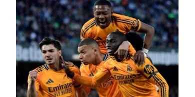 ريال مدريد يتعرض لضربة جديدة في خط دفاعه