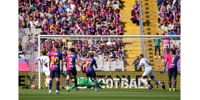برشلونة يهزم ريال مدريد في كلاسيكو الدوري الإسباني برباعية مقابل ثلاثة