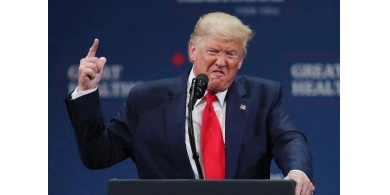تقرير: ترامب يدرس تصعيد الحرب وإيران تبحث توسيعها لتشمل إسرائيل