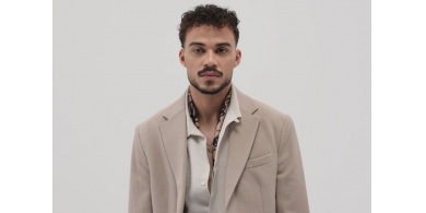 السيلاوي يفجر غضباً.. أمر أمني بضبطه ووالده يتبرأ منه