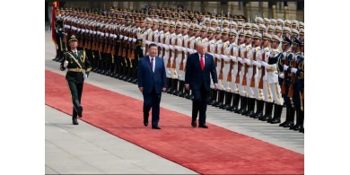 بدء مباحثات الرئيسين الصيني والأمريكي في قاعة الشعب الكبرى في بكين
