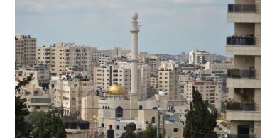 الكنيست يقر بالقراءة التمهيدية مشروع "قانون الأذان" الذي يفرض قيودا على مكبرات الصوت في المساجد