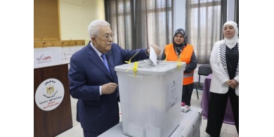 الرئيس عباس يجري تعديلا جديدا على قانون الانتخابات يعيد عدد أعضاء المجلس التشريعي إلى 132