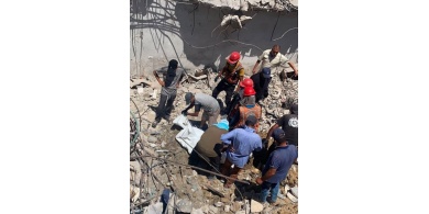 انتشال 55 رفات شهيد من تحت الأنقاض في قطاع غزة