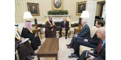 أكسيوس: بن سلمان طلب من ترامب شن ضربات على "الحوثيين"