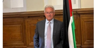وزير بريطاني سابق موجهاً رسالة إلى دولة الاحتلال: "اخرجوا من فلسطين، إنها ليست بلادكم"