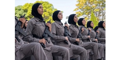 سوريات يحملن السلاح.. فهل تبدأ المرأة دورا جديدا في الشرطة؟


