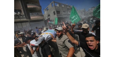 3 شهداء برصاص الاحتلال في غزة وإحراق ممتلكات بالضفة الغربية

