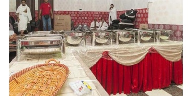 (صور) مخيمات رجال الأعمال في  الحج &laquo;مساج وبوفيه مفتوح وخدمات أخرى&raquo;