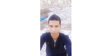 لحظة قيام الشهيد مهند حلبي بتنفيذ عملية الطعن بالقدس (فيديو)