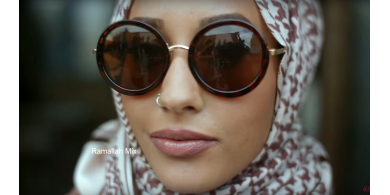 شاهد.. أول عارضة أزياء محجبة لـ"H&amp;M" تثير الجدل (فيديو وصور)