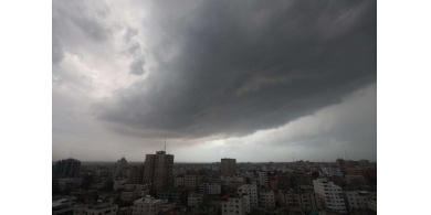 الأجواء غائمة والأمطار ستستمر