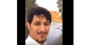 فيديو| صاعقة تضرب شاب أثناء تصويره فيديو سيلفي