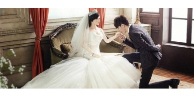 بالصور: صيني مصاب بالسرطان يتزوج من "دمية" والسبب ؟!