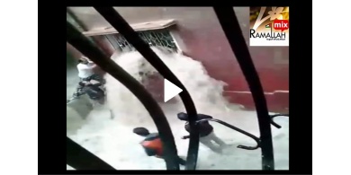 فيديو :باعجوبة شبان اردنيون يخاطرون بحياتهم لانقاذ عائلة من موت محقق !!