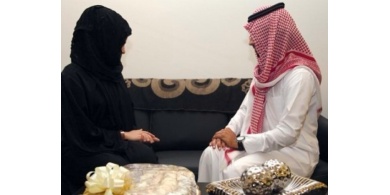 يزوج ابنته بدون مهر ولكن بشرط واحد.. والعريس يرفض!