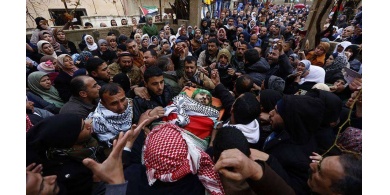 شهيد أوجع القلوب.. جماهير غفيرة تشيع جثمان الشهيد حسن البزور في رابا جنوب جنين (صور وفيديو)
