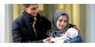 "أرادت رد الجميل".. السورية تيما تنجب "ميركل الصغيرة" في مخيم للاجئين بألمانيا