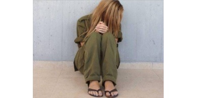 مجندة تفضح "بطل اسرائيل" وتروي كيف اغتصبها!