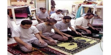 عائلات الأسرى تحرم من مكرمة آداء فريضة الحج