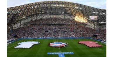 15 إصابة جرّاء اشتباكات بين جماهير إنجلترا وروسيا في مباراة "يورو 2016"