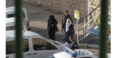 اعتقال فتاة قرب الحرم الابراهيمي بزعم حيازتها سكينًا