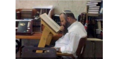 قتيل عملية الخليل حاخام متطرف.. من يكون؟!