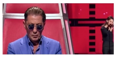 إبنة أحد الحكام تشارك في Thevoice.. شاهدوا رد فعله بعد رؤيتها!