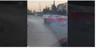 شاهد بالفيديو : فتاة تشحط بسيارتها الفارهة في عبدون