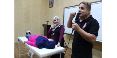بالصور: جامعة بوليتكنك فلسطين تستضيف أخصائي الطب الرياضي الشهير الدكتور عادل نصار
