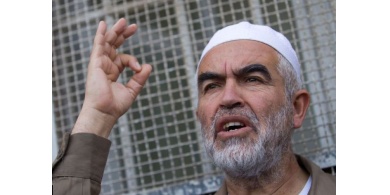 الشّيخ صلاح يحذر من تصعيد بالأقصى ويدعو جماهير الداخل للتصدي