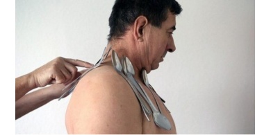 شاهد..الرجل "المغناطيس" يظهر في البوسنة والهرسك !