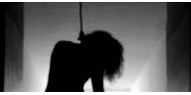 العثور على جثة فتاة مشنوقة داخل منزلها