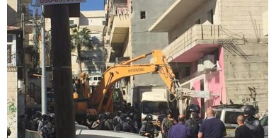 الاحتلال يجبر مواطنًا مقدسيًّا على هدم منزله