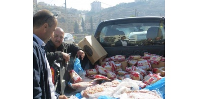 ​اتلاف لحوم مجمده ومواد غذائية &nbsp;فاسدة في جنين