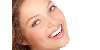 9 طرق طبيعية للحصول على أسنان بيضاء