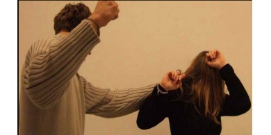 نورا زوجها هشم رأسها بسبب مصروف البيت